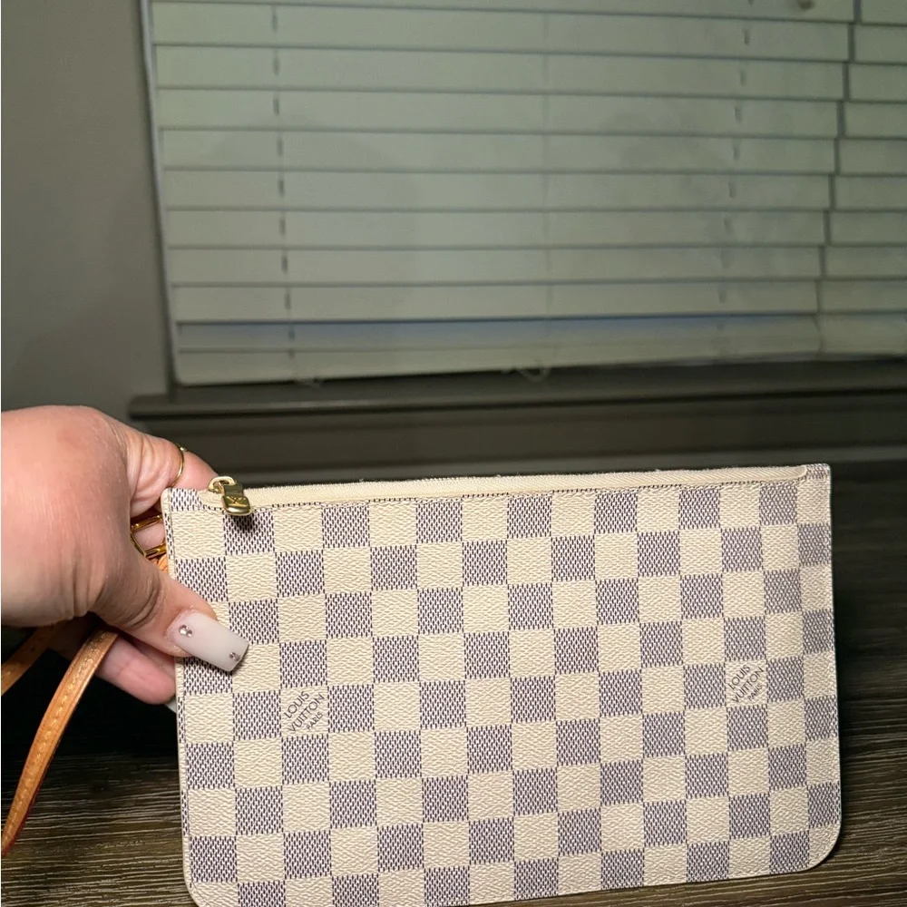 Louis Vuitton Checkered Wristlet in Cream and Gray - Picture 1 of 3